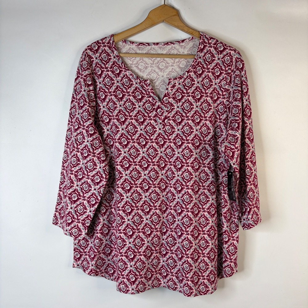 Kim Rogers Top Women 2X Burgundy Geometric Medallion 3/4 Sleeve V-Neck Curvy